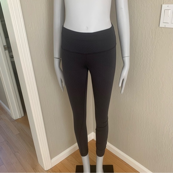 PRANA Lot of 3 Pair XS Leggings and Capri Pants Printed - Picture 5 of 16